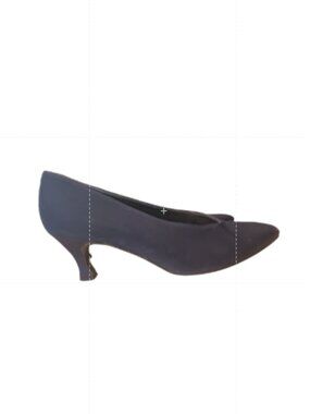 Stuart Weitzman Black peau de soie  heels pumps low heel sz 8.5 B